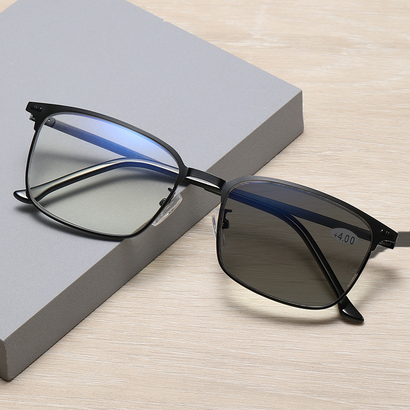 Photochromic Color-changing Anti-blue Reading Glasses for Elderly Computer Gaming Chameleon Glasses Blue Blocking Glasses