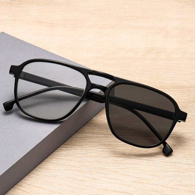 Fashion Woman's Transition Photochromic Reading Glasses Women Anti-Blue Light Glasses Full Frame Eyewear Female (2).jpg