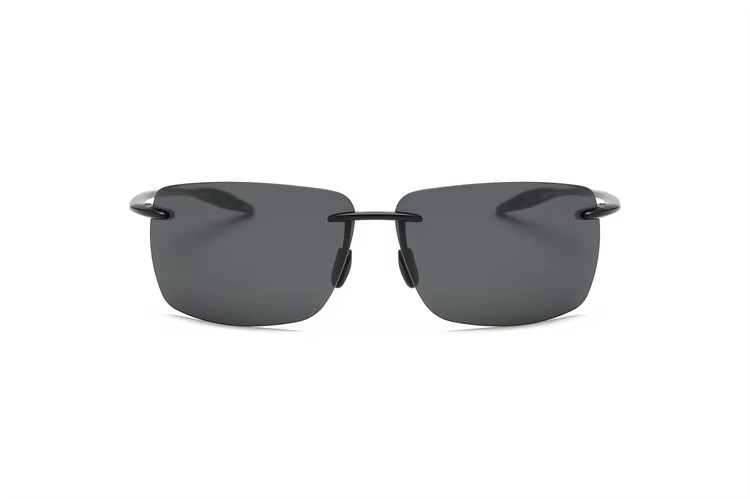 When choosing sunglasses to protect your eyes, the following aspects should be considered: