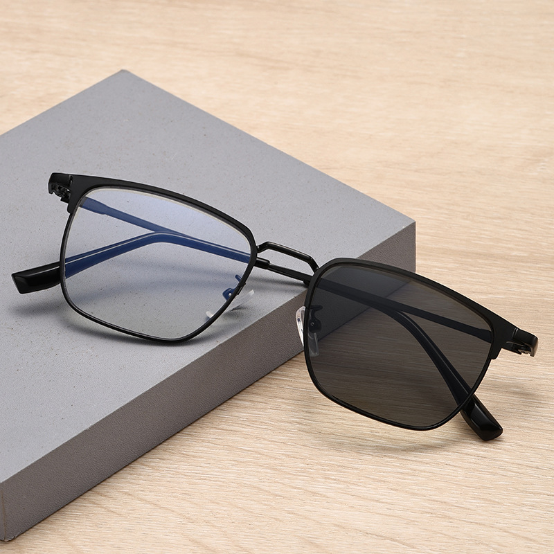 Blue Light Blocking Computer Eyeglasses With Thin Reflective Lens, Antiglare, Eye Strain, UV Protection,Anti-blue And Photochromic Glasses Sty ( (5).jpg